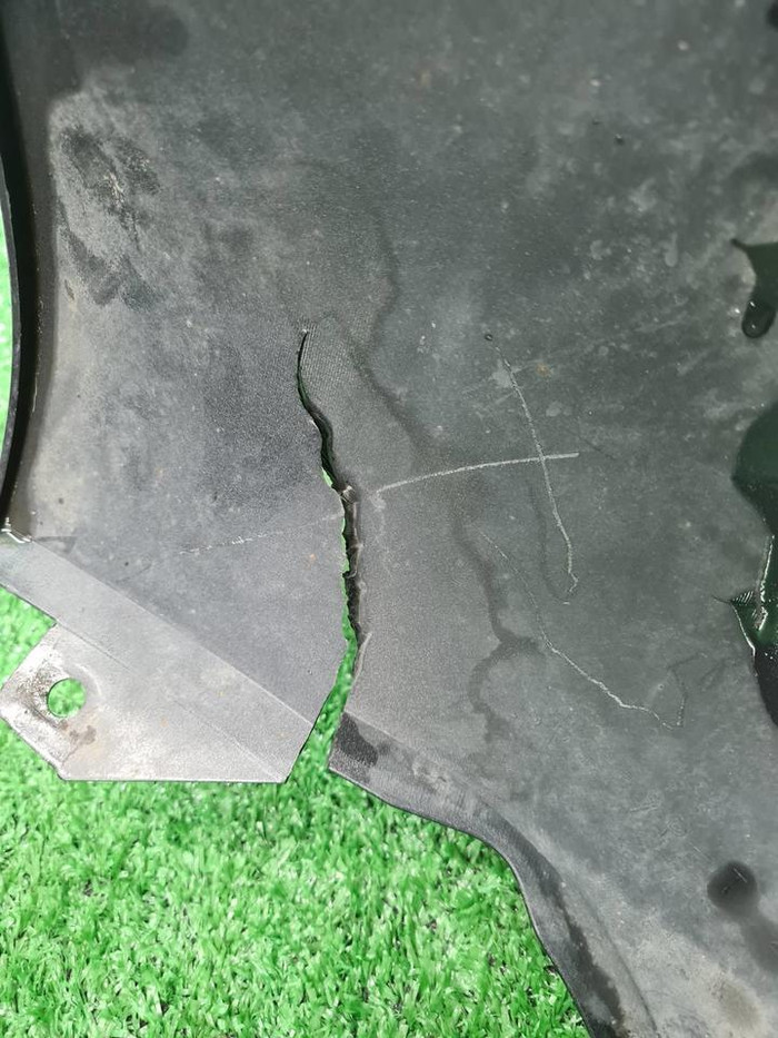 Бампер передний Toyota Land Cruiser 300 (21-нв)