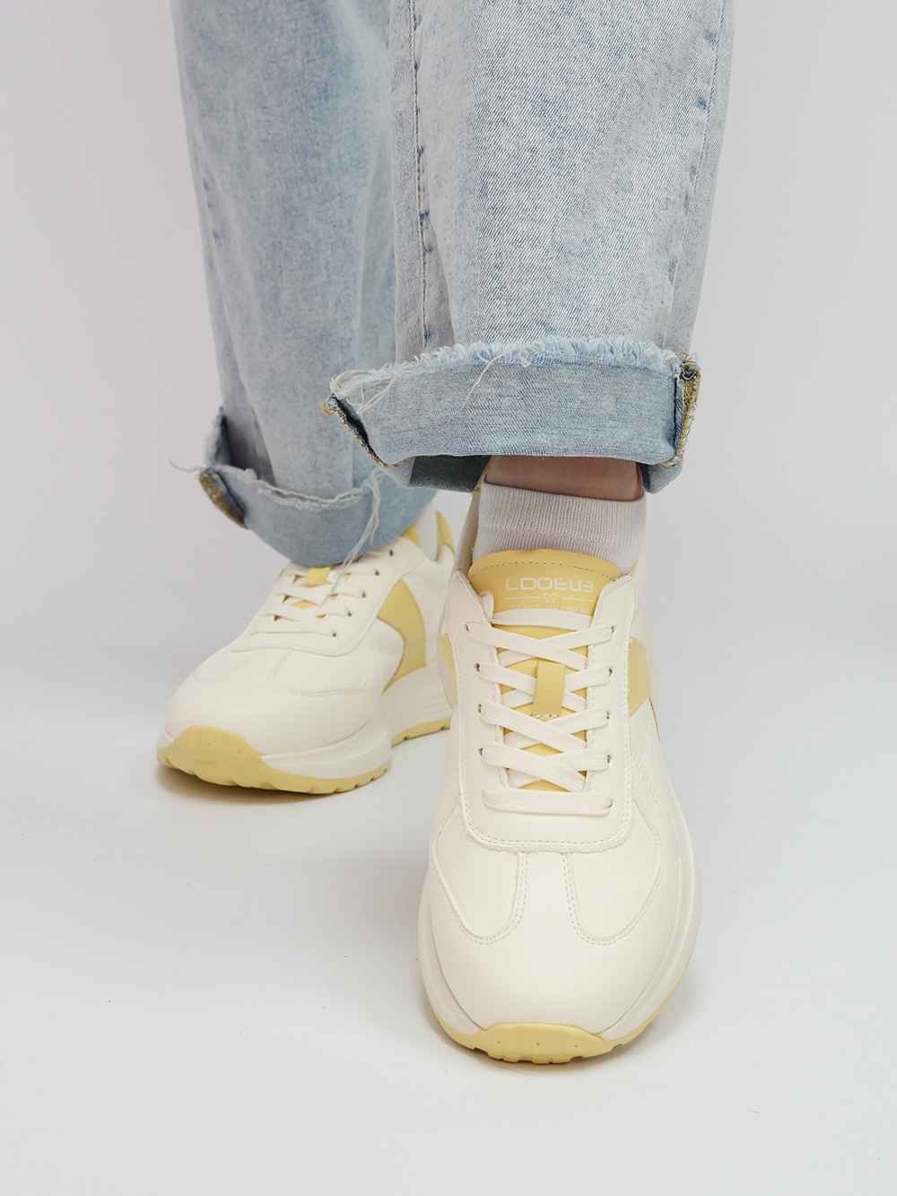 Кроссовки женские демисезонные