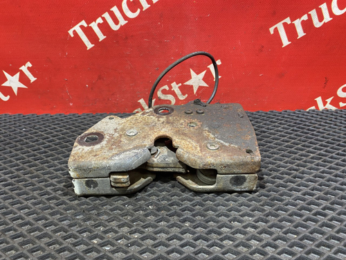 Замок кузова кабины