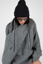 Джемпер с шарфом FOXY