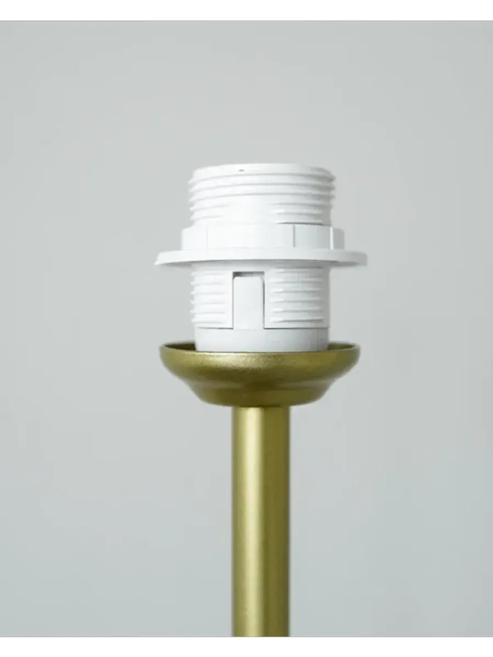 Торшер напольный с абажуром в гостиную современный