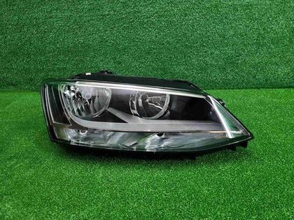 Фара правая VW Jetta 6 (2010-2018) галоген