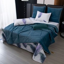 Комплект постельного белья на резинке с одеялом Велюрия Люкс «Ночной полет»