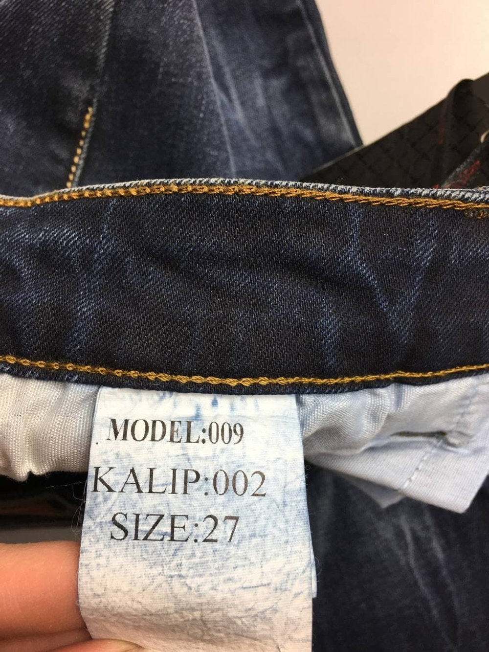 Джинсы зауженные с потертостями 42 размер, новые