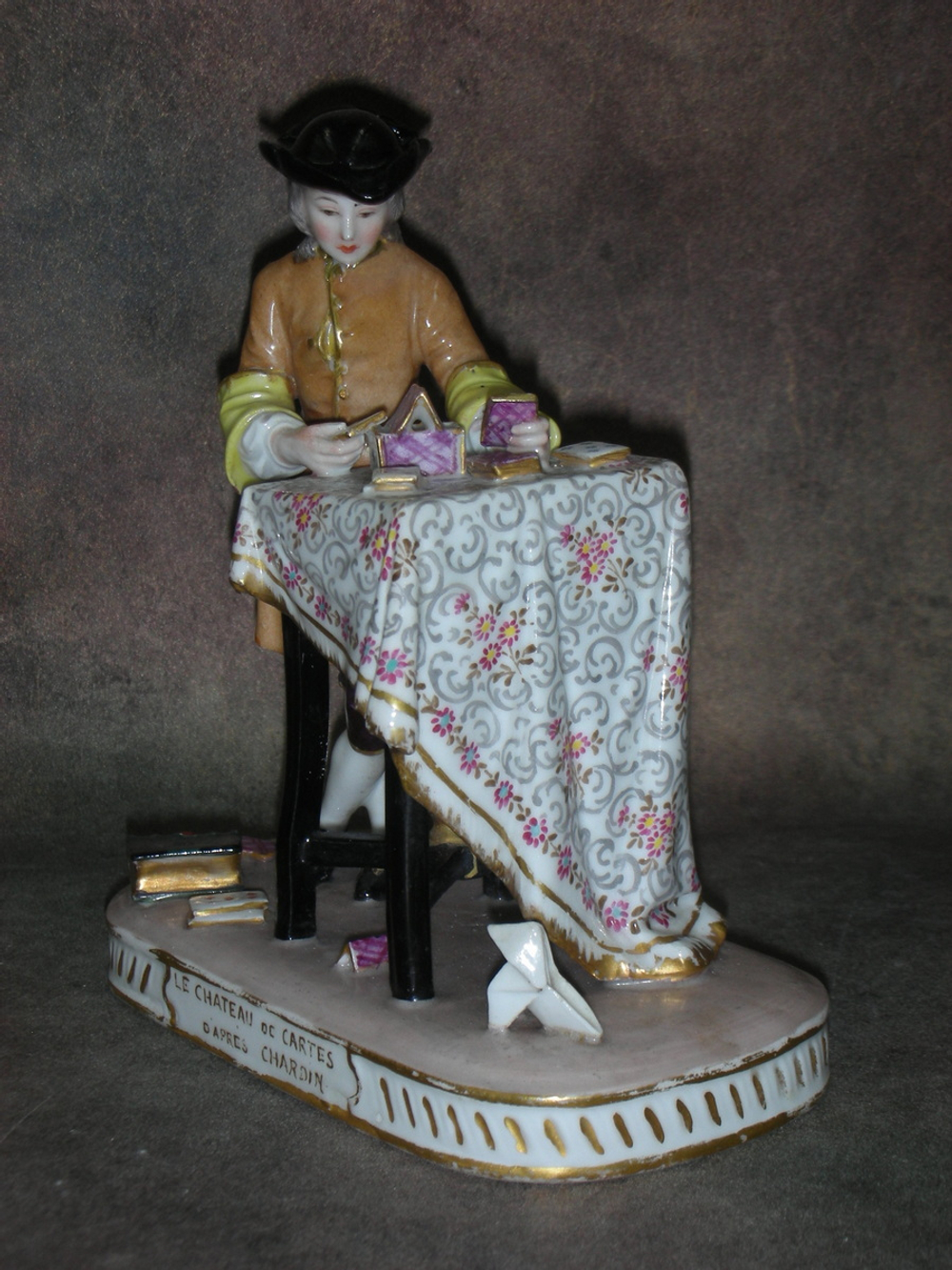 Статуэтка. Фарфор. Карточный домик. Франция