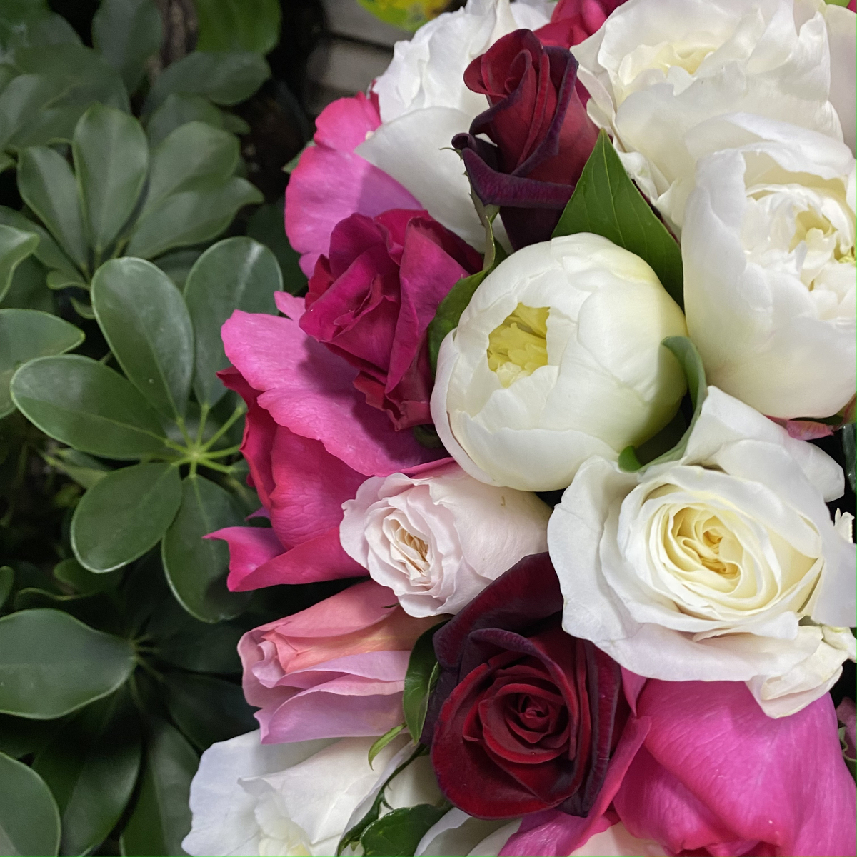 🌸♛ Пионы и розы — букет исключительных ароматных цветов — 8 марта у Феи