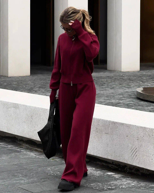 Женский трикотажный костюм