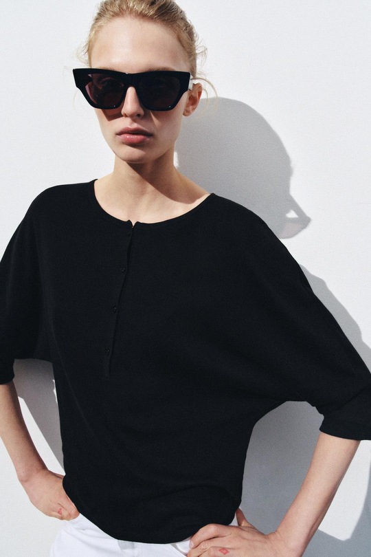 ZARA ХЛОПКОВАЯ ФУТБОЛКА С КРУГЛЫМ ВЫРЕЗОМ, ЧЕРНЫЙ