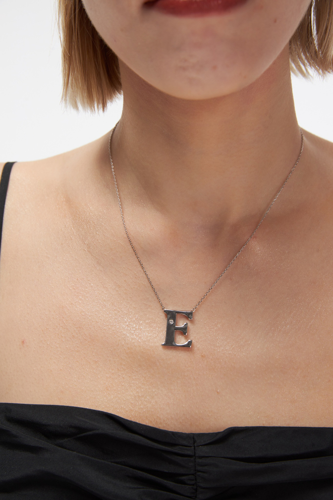 Колье Nom E