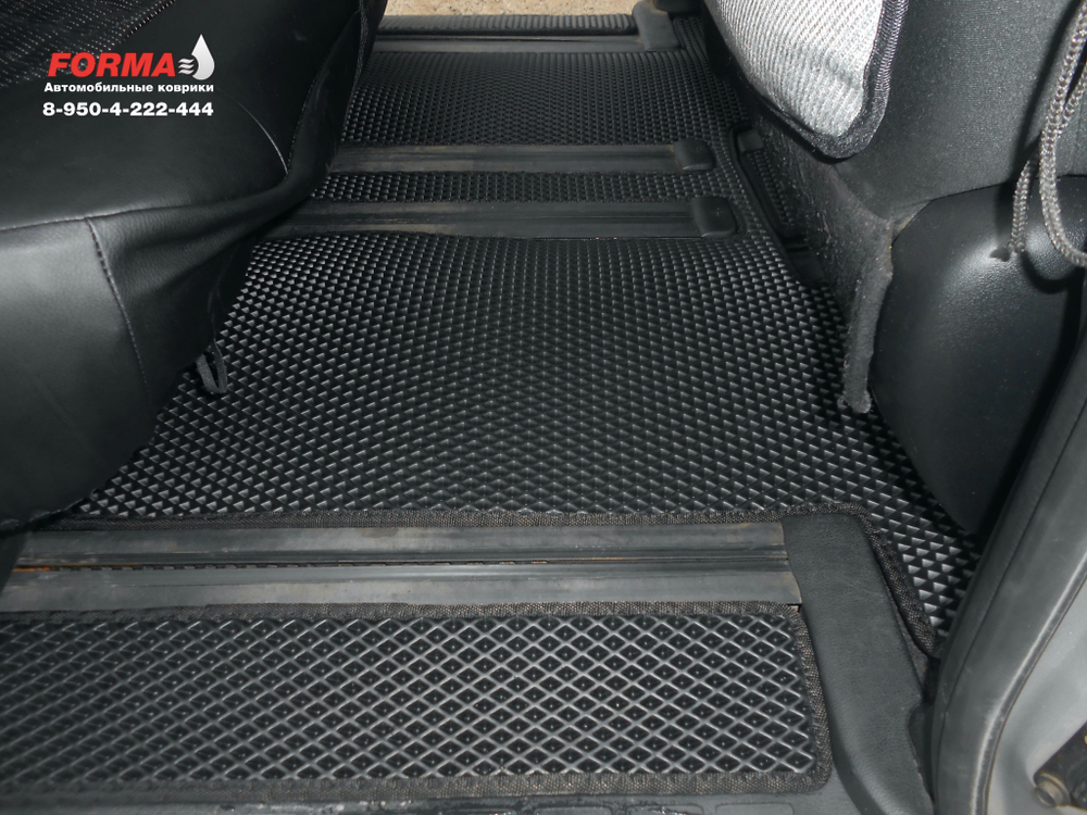 Toyota Noah 3 поколение ZRR80 (2014 - н.в.) правый руль, без прохода