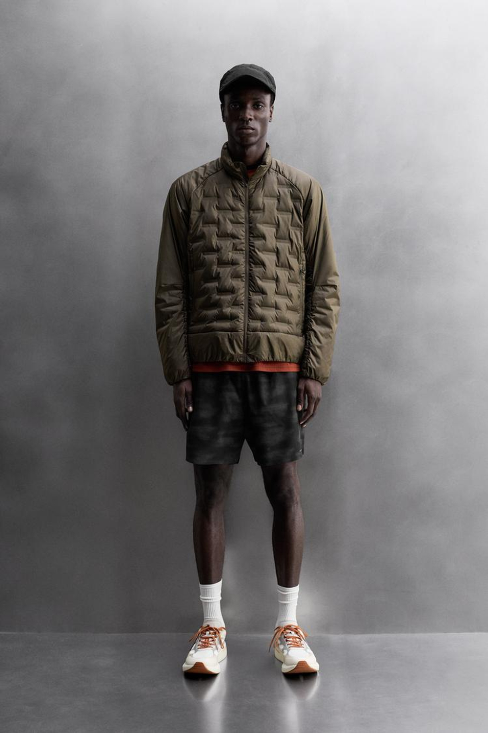 ZARA СТЕГАНАЯ БЕГОВАЯ КУРТКА С ПУХОВЫМ НАПОЛНИТЕЛЕМ, ТЕМНО-КОРИЧНЕВЫЙ