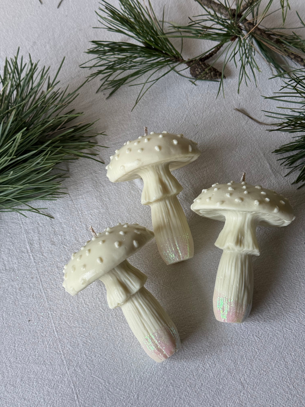 Свеча "Заснеженный мухомор"