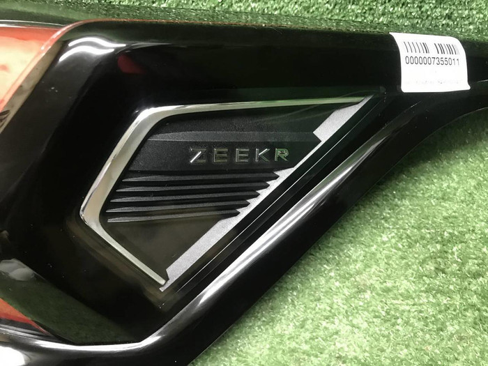 Фонарь правый внешний Zeekr 001 (2021-н.в.)