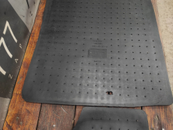 Коврики передние комплект Mazda BT-50 1 Новые Оригинал UR81V0351A