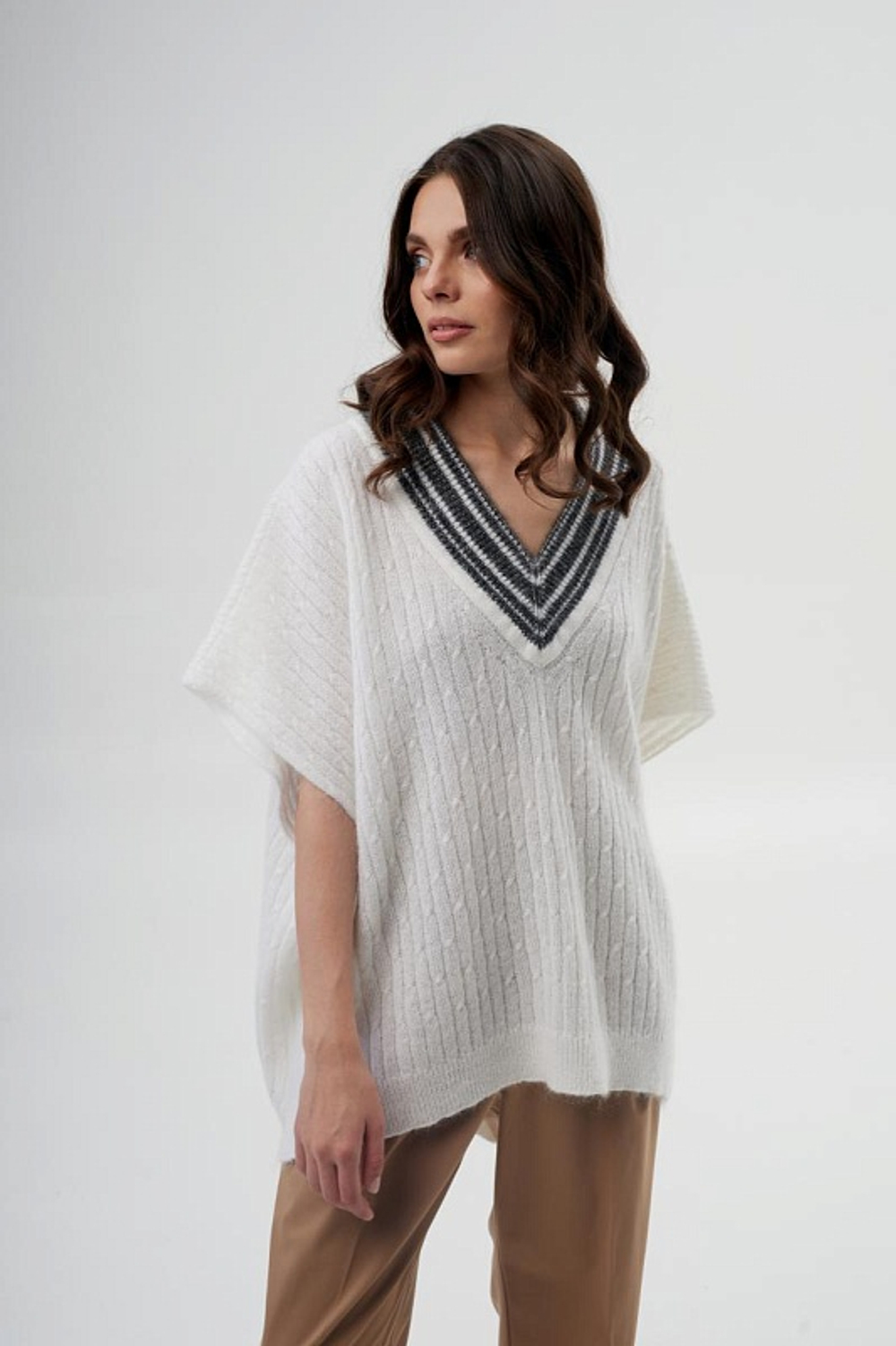 Накидка женская (жилет) НК007-02/03 экрю/серая