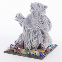Сувенир "Медведь играет на пне" змеевик мрамолит самоцветы 100х80х95 мм 310 гр. R118983