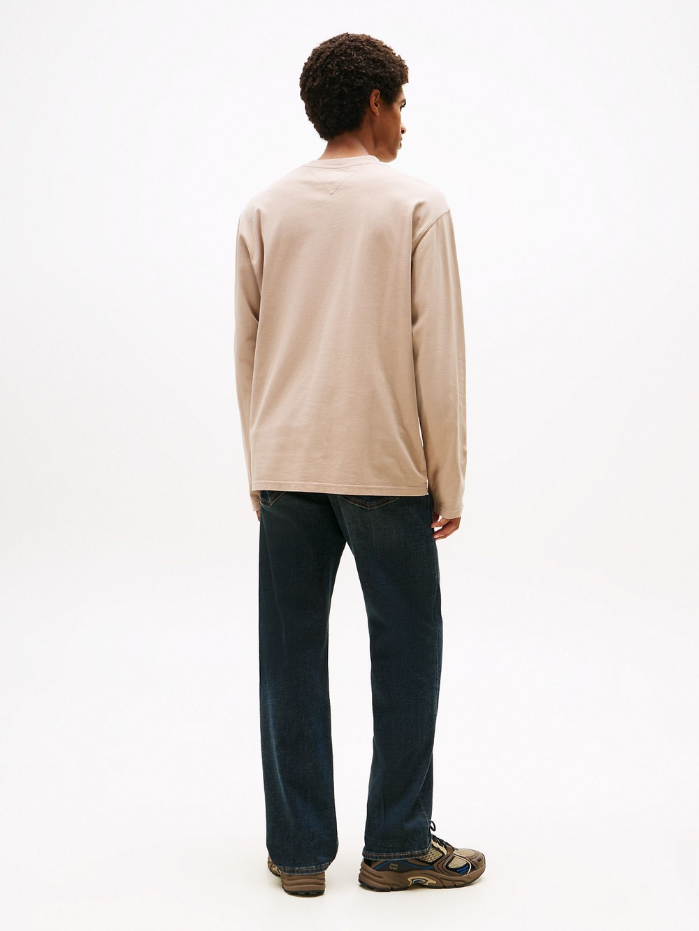 Лонгслив Tommy Jeans Badge Coastal Taupe