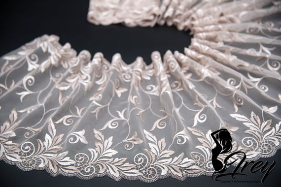 05-39 Вышивка на неэл. сетке 22 см, телесный 126