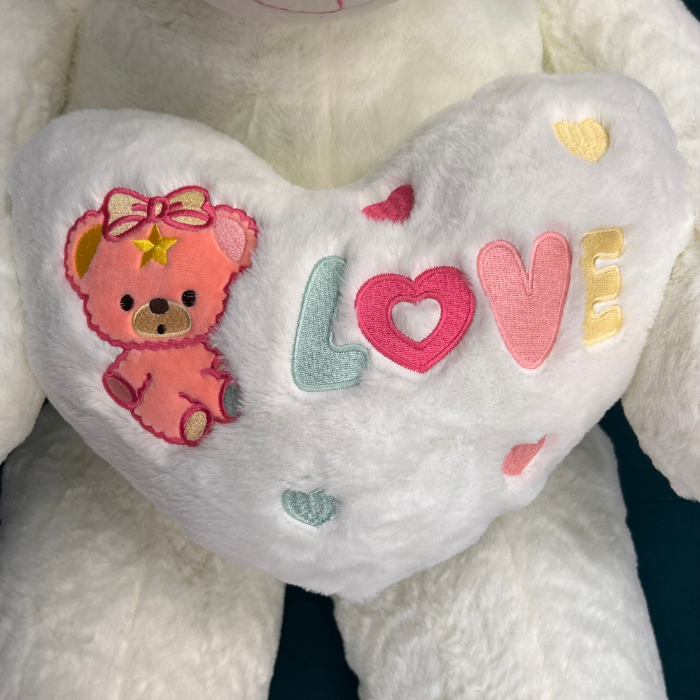 Мишка с сердечками