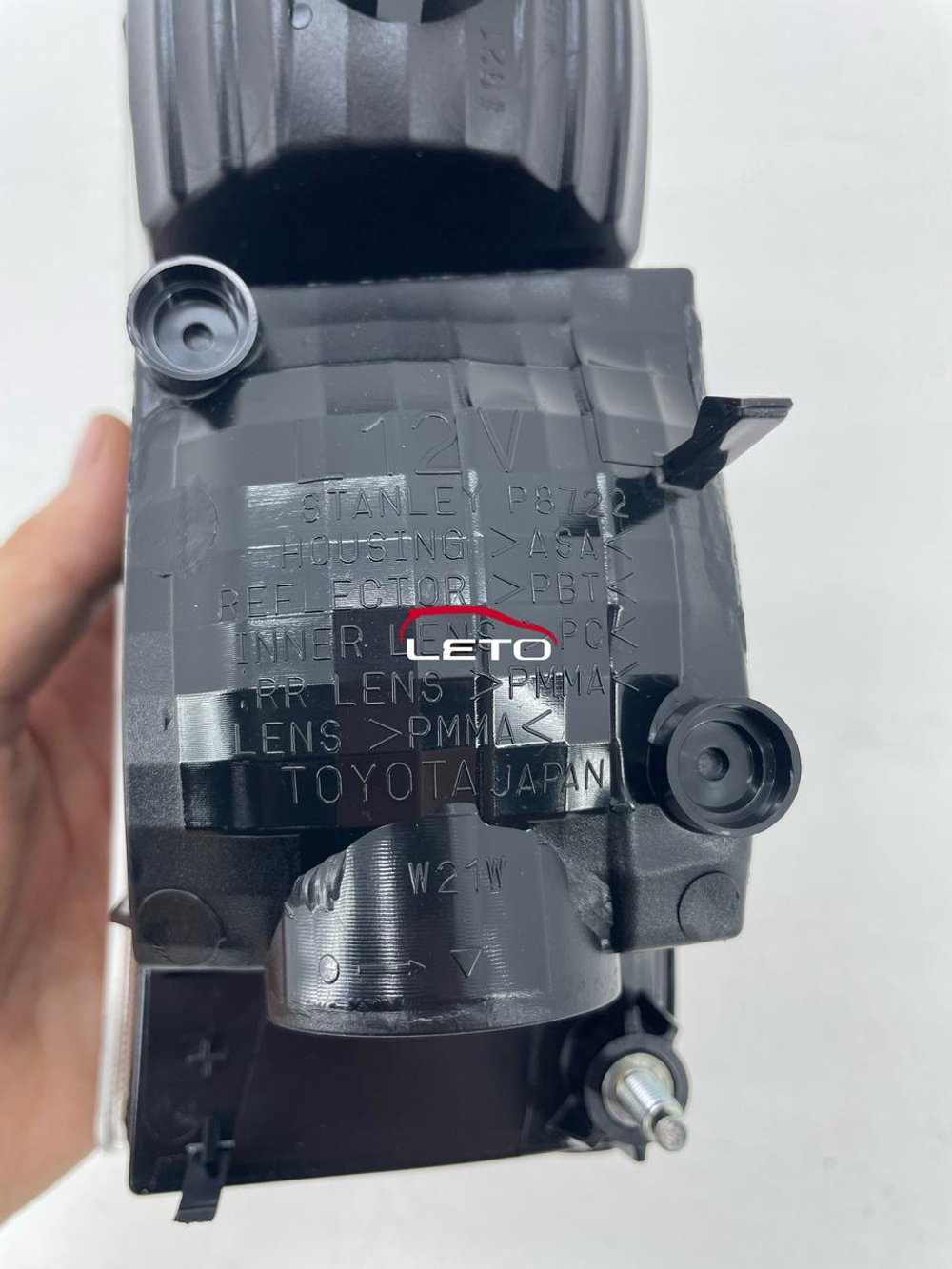 Задний фонарь 81681-60080