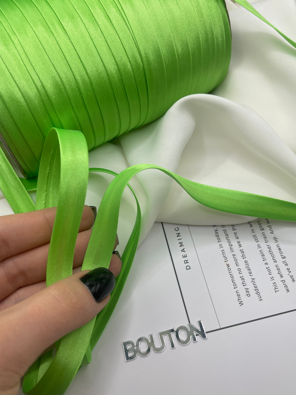 Косая бейка "Gamma" GK-12P 11 - 12 мм №059 яр.салатовый