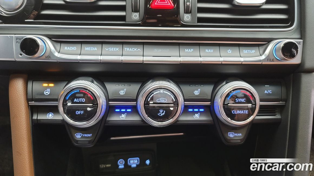 Genesis G70 2.0T AWD (11.2019)