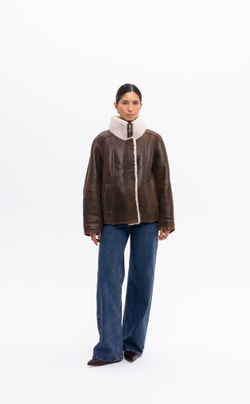 Короткая дубленка с эффектом старения