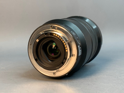 Sony 18-105mm 4 G OSS PZ E царапки на передней линзе