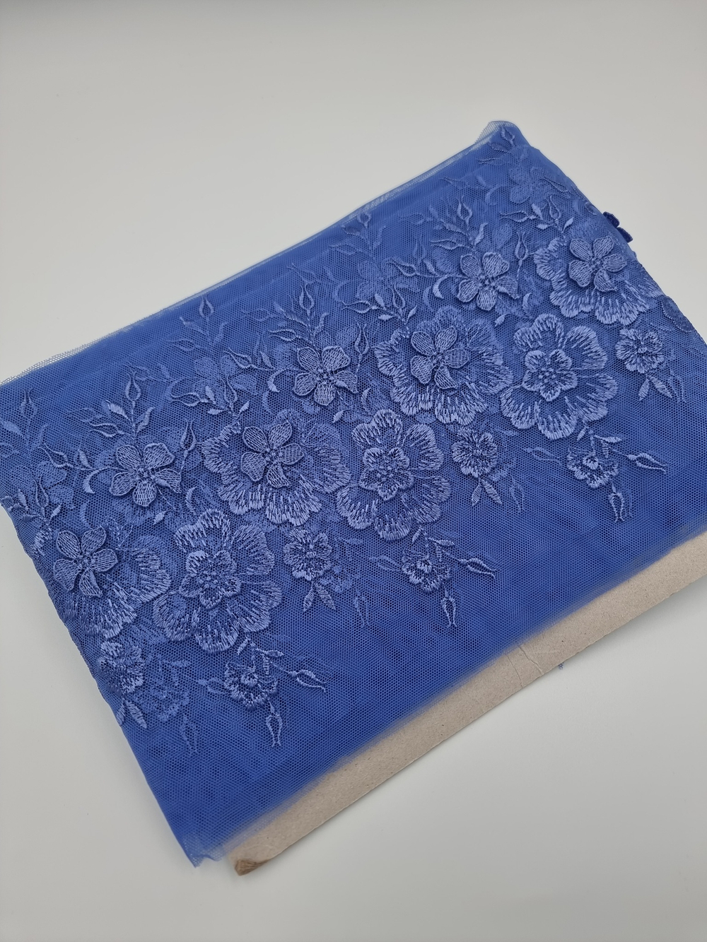 Вышивка на сетке 3D василек К769 левая