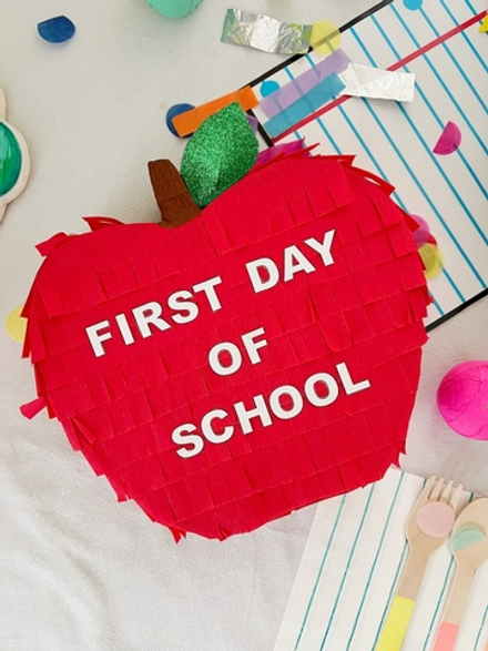 Пиньята "Яблоко" (надпись любая)