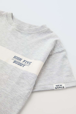 ZARA ФУТБОЛКА С НАШИВКАМИ, СЕРЫЙ С МЕЛАНЖЕВЫМ ЭФФЕКТОМ