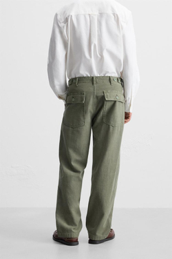 ZARA БРЮКИ REGULAR FIT ИЗ ТКАНИ С ЭФФЕКТОМ ПОТЕРТОСТИ, ТЕМНЫЙ ХАКИ