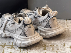 Balenciaga Wmns 3XL Sneaker Worn-Out - Beige