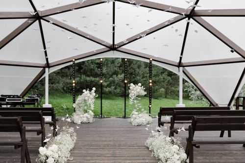 Прозрачные декоративные колонны для оформления свадеб