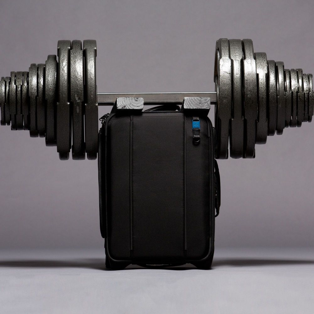 Чемодан Tenba Roadie Air Case Roller 21 638-715 на колесах