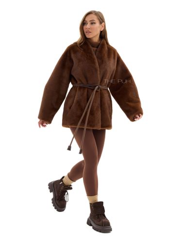 Коричневая шуба из эко-меха с поясом