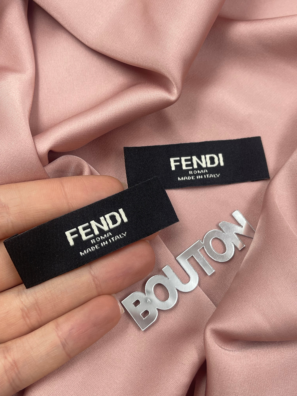 Бирка Фенд чёрная