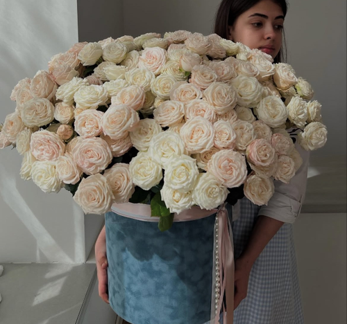 25 Пионовидных кустовых Роз