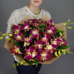 Букет орхидей «‎Пламенное сердце»