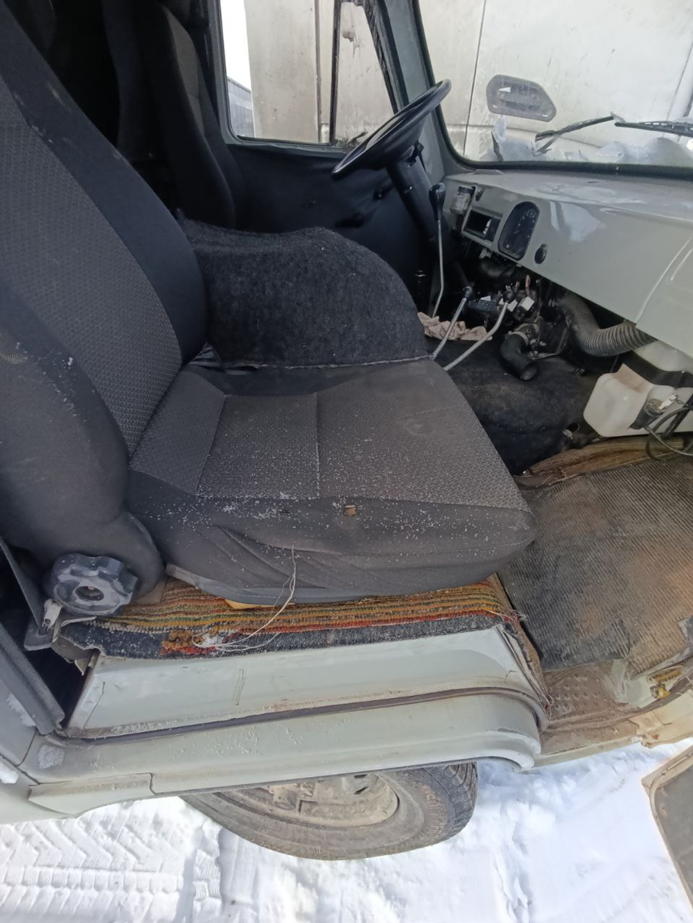 UAZ 3741* Грузопассажирский 374195-05 (без ABS, Бензиновый, 2,7 л, 112 л.с.)