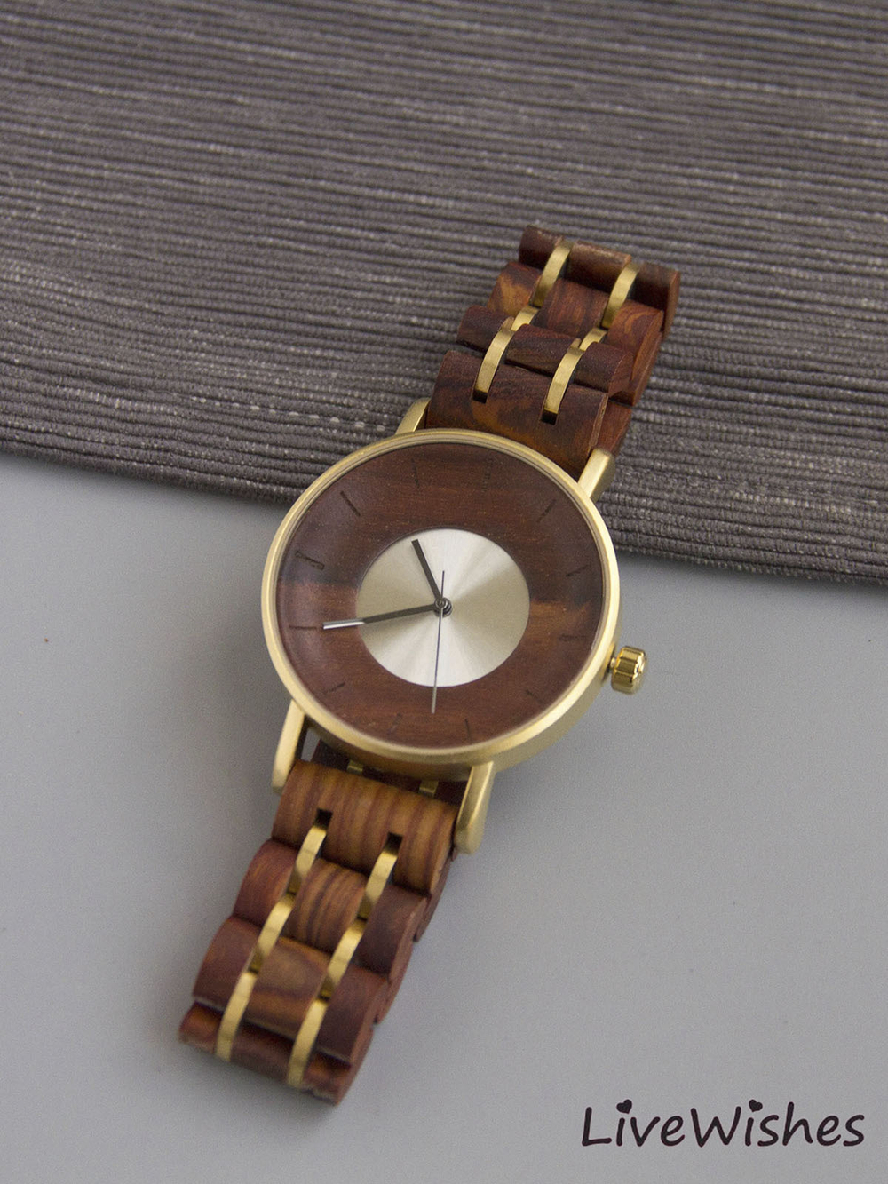 Часы наручные из натурального дерева кварцевые KUNHUANG на деревянном браслете, золотистый/красное дерево W9180-01