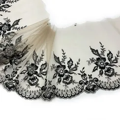 Вышивка на сетке телесная/черная (левая) 18 см