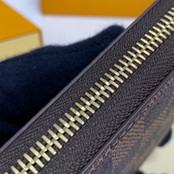 Louis Vuitton Zippy Wallet