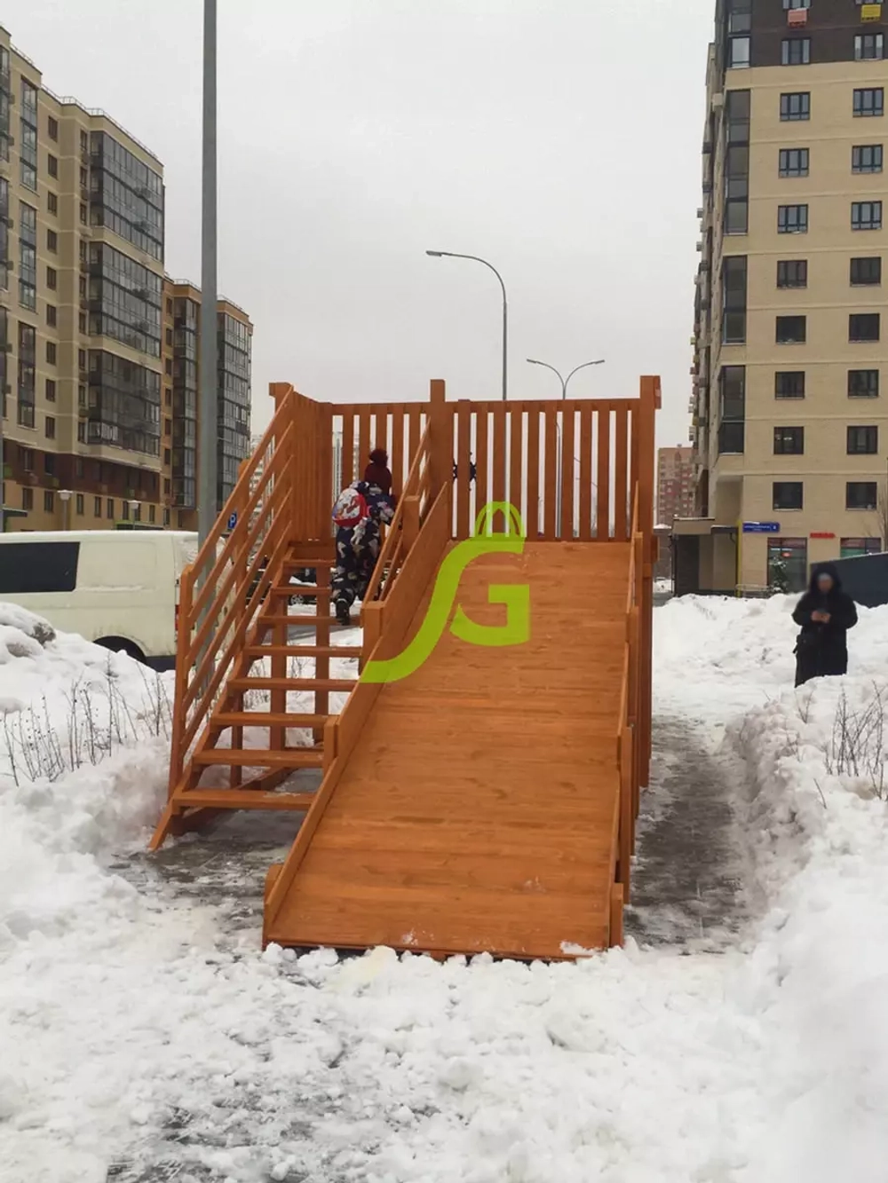 Деревянная зимняя горка Snow Fox, скат 4 м