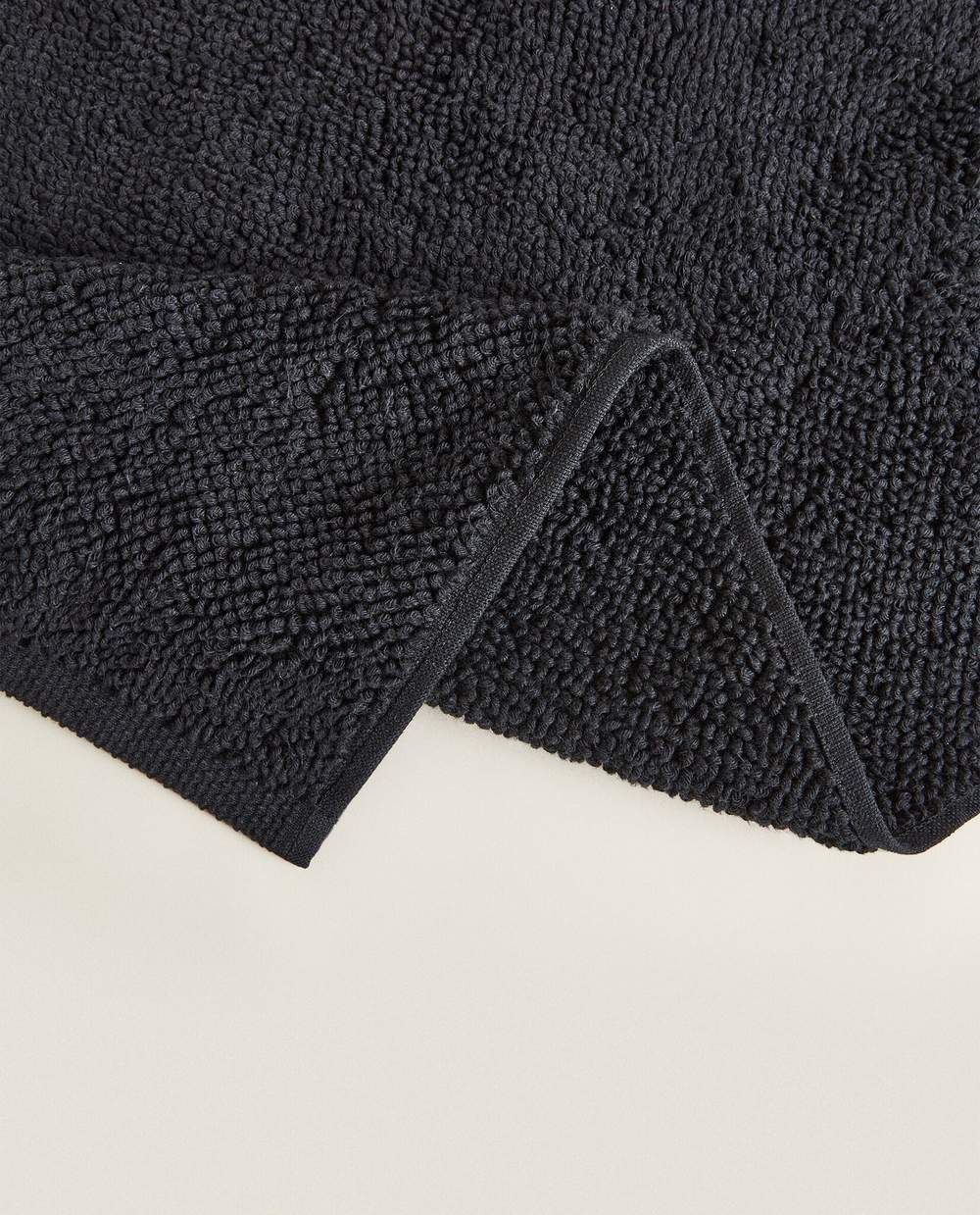 ZARA HOME КОВРИК ДЛЯ ВАННОЙ ИЗ ОРГАНИЧЕСКОГО ХЛОПКА, ЧЕРНЫЙ