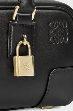 Loewe Укороченная сумка Amazona 23 из телячьей кожи наппа, черный