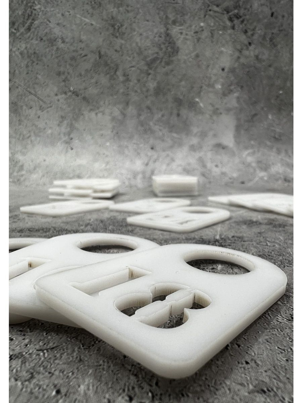 Номерки для гардероба прорезные