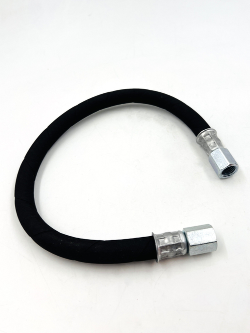 Шланг топливный ВАЗ 2110-2112 высокого давления под капотом