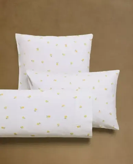 ZARA HOME НАВОЛОЧКА ИЗ ХЛОПКА С ПРИНТОМ «МИМОЗА», ЖЕЛТОВАТО-БЕЛЫЙ