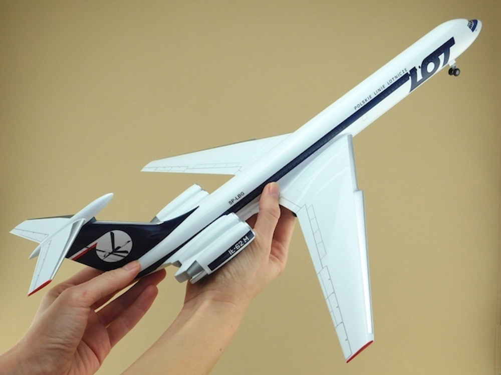 Модель самолета Ил-62М (М1:100, LOT, с шасси)